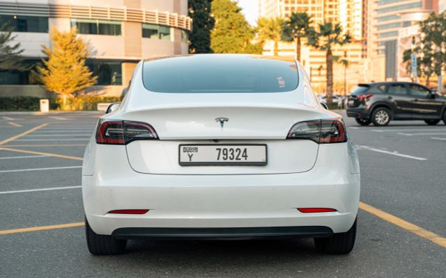 Tesla Model 3 – Picture 3