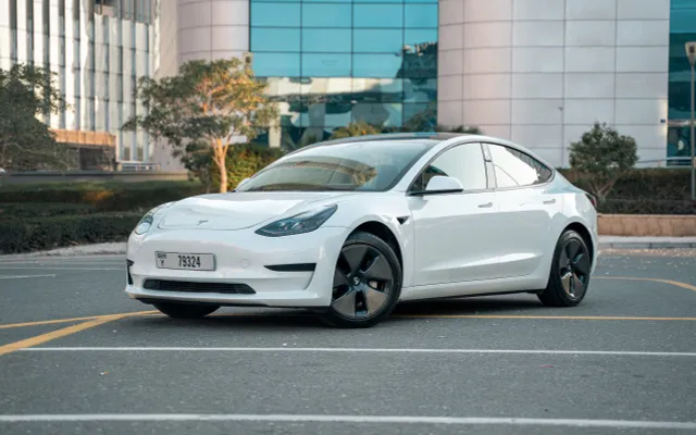 Tesla Model 3 – Picture 1