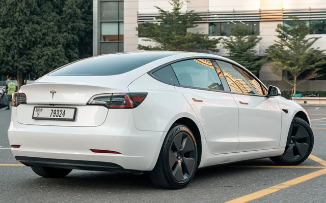 Tesla Model 3 – Picture 2