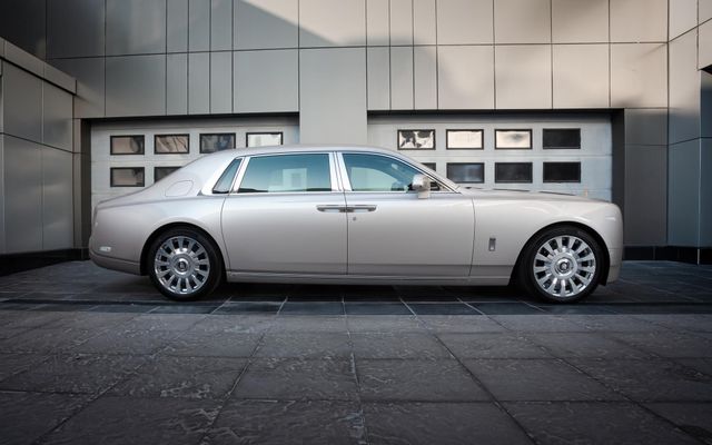 Rolls Royce  Phantom EWB – Picture 3