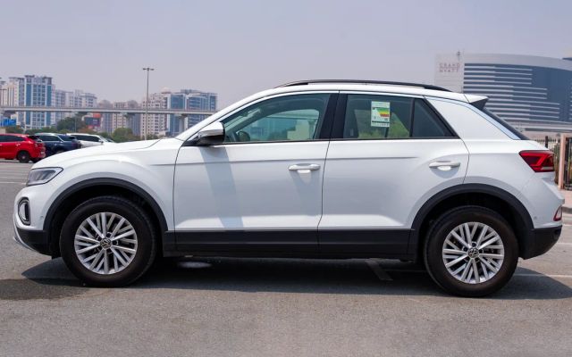 Volkswagen T-Roc Life+ - image 4