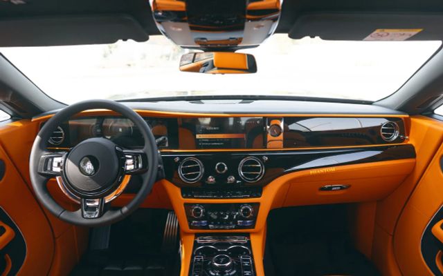 Rolls Royce Spectre - image 4