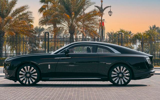 Rolls Royce Spectre - image 2