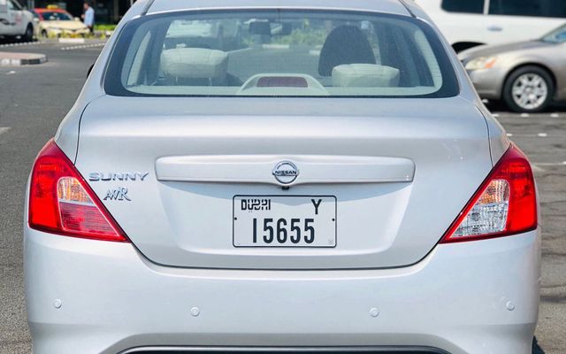 NISSAN SUNNY - image 2