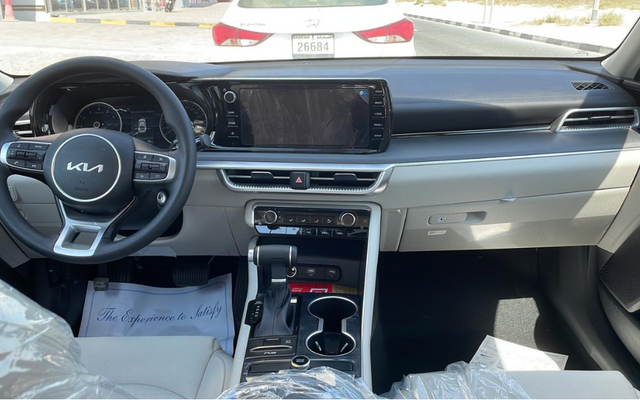 Kia K5 - image 3