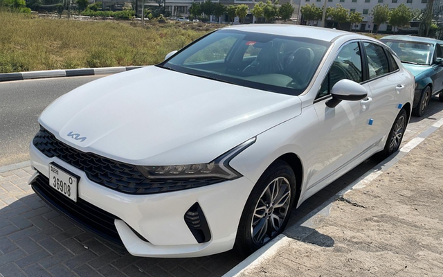 Kia K5 - image 2
