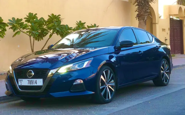 Nissan Altima - image 1