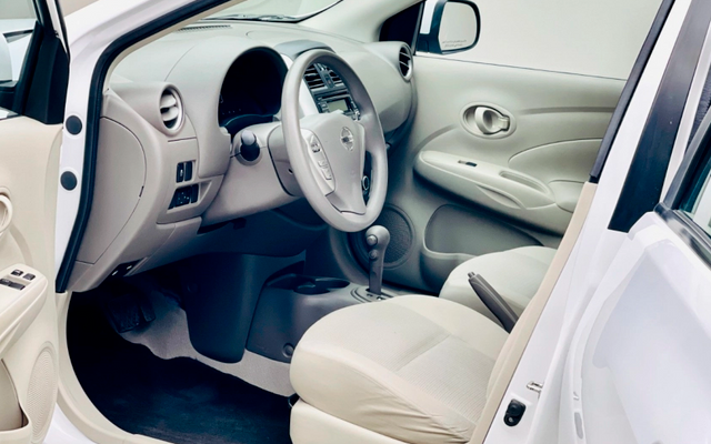 NISSAN SUNNY - image 3