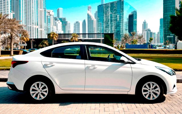 HYUNDAI ACCENT - image 2