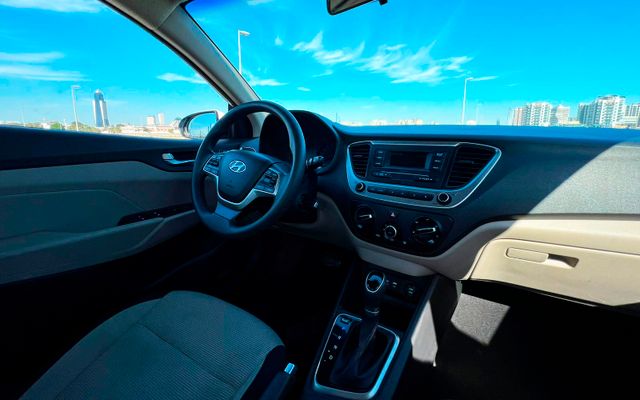 HYUNDAI ACCENT - image 4