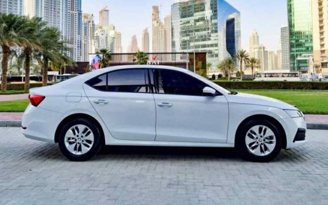 SKODA OCTAVIA - 2023 - image 2