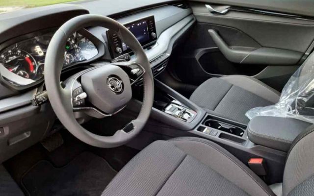 SKODA OCTAVIA - 2023 - image 4