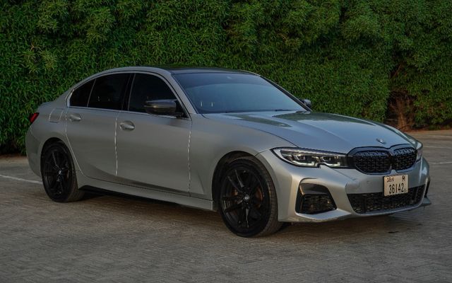 BMW 330i - image 3