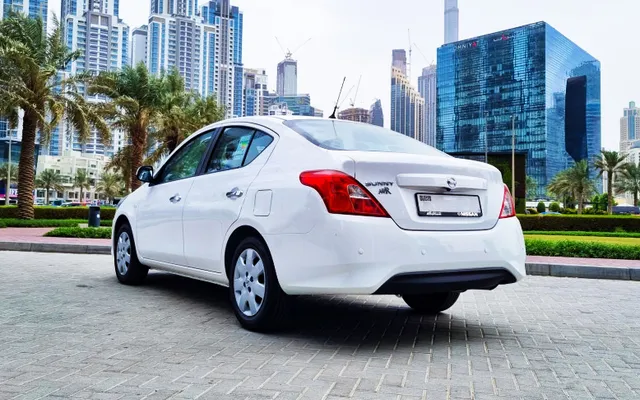 NISSAN SUNNY - image 3