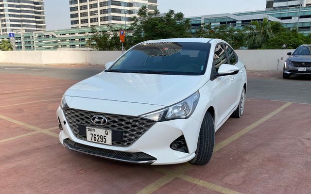 Hyundai Accent - image 1