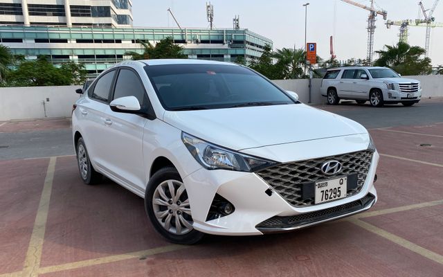 Hyundai Accent - image 4