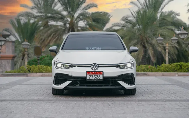 VOLKSWAGEN GOLF R - image 3