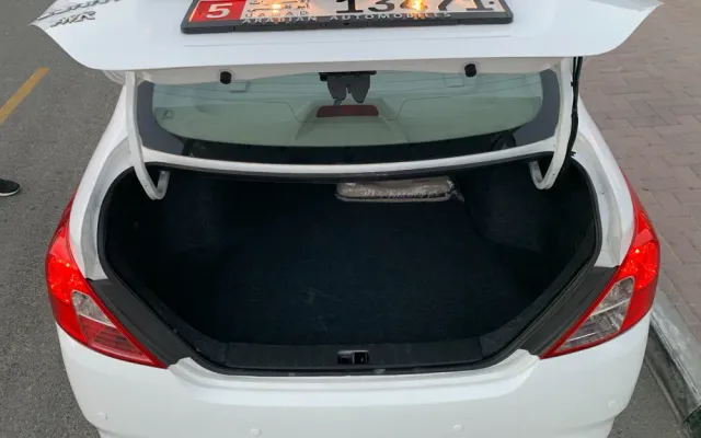 NISSAN SUNNY - image 4