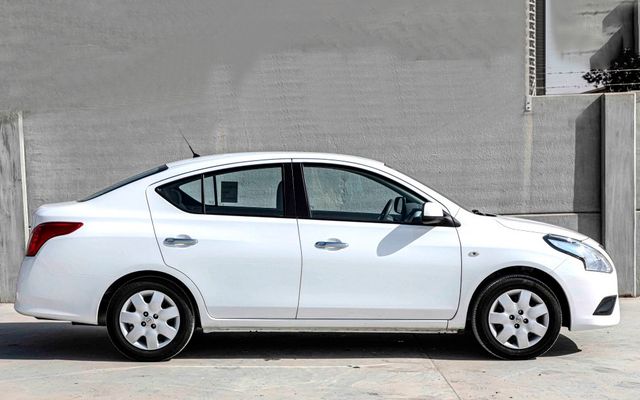 NISSAN SUNNY - image 2
