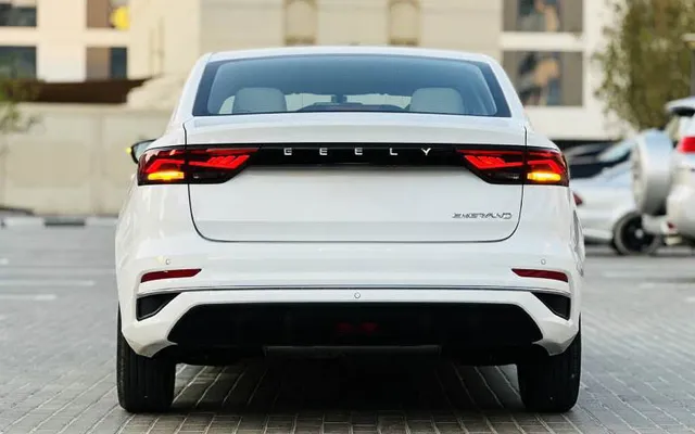 Geely EMGRAND - image 3