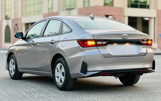 Toyota Yaris - image 4