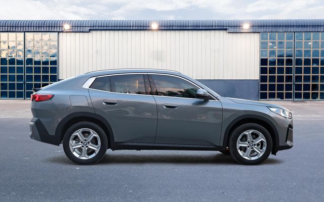 BMW X2 18i New Generation Gray - image 2