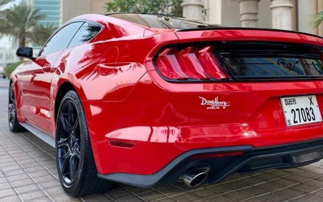 Ford Mustang - image 4
