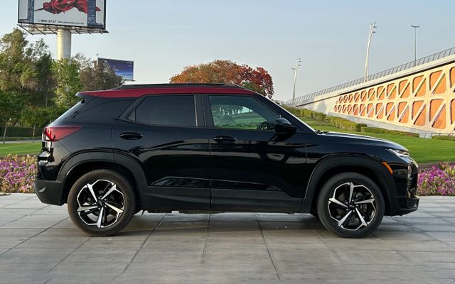 Chevrolet TRIALBLAZER - image 2
