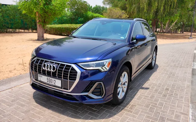 Audi Q3 S-Line Quattro - image 1
