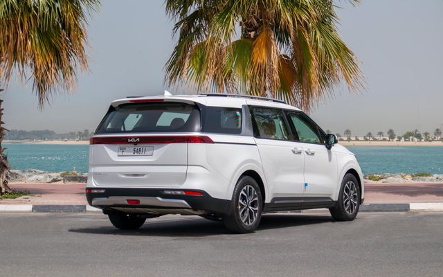 KIA CARNIVAL - image 2