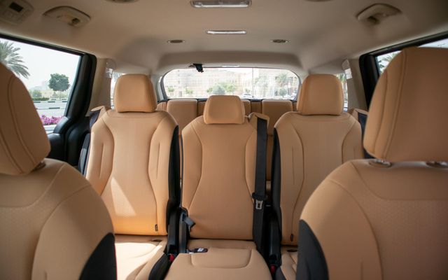 KIA CARNIVAL - image 4