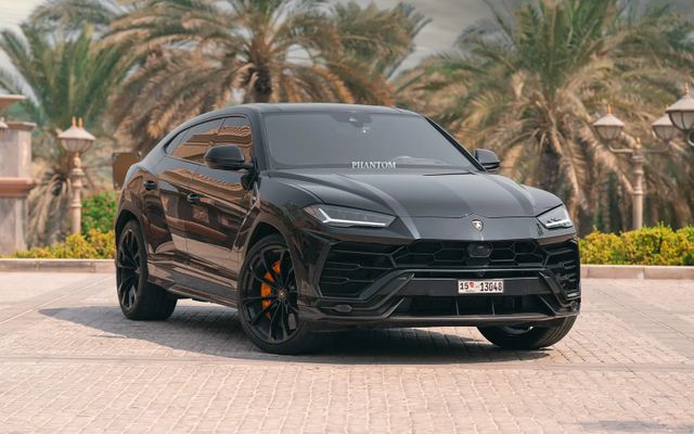 LAMBORGHINI URUS - image 1