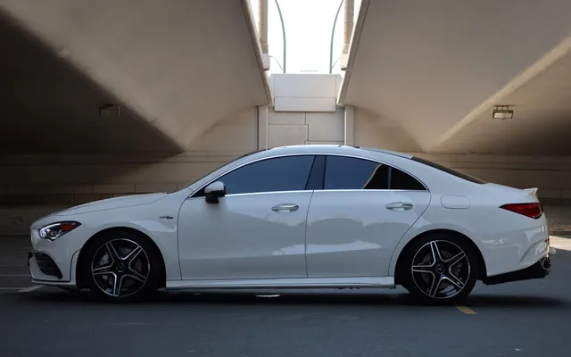 Mercedes-Benz CLA 35 AMG - image 2