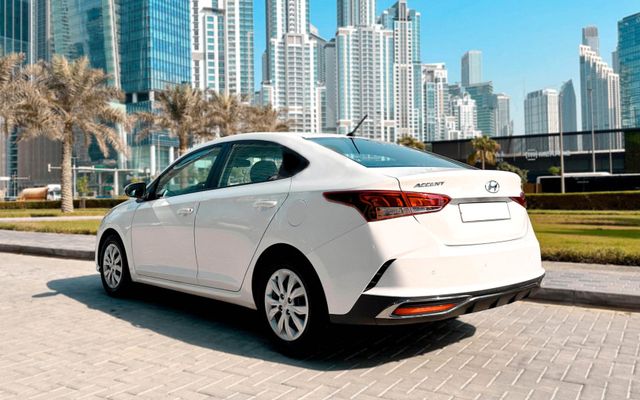 HYUNDAI ACCENT - image 3