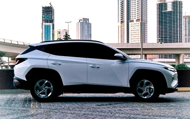 HYUNDAI TUCSON - image 2