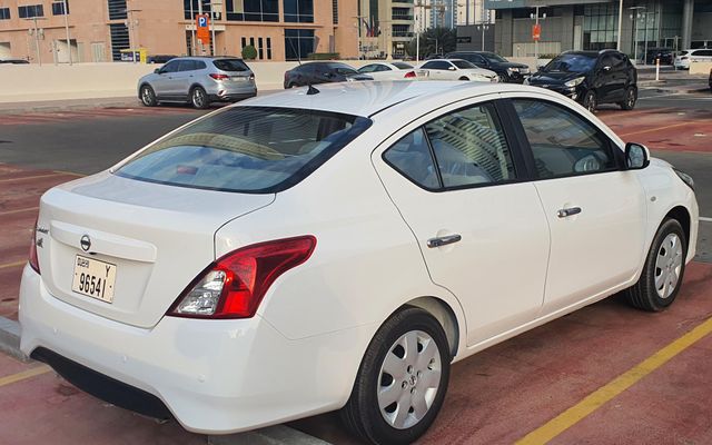 NISSAN SUNNY 2023 - image 4