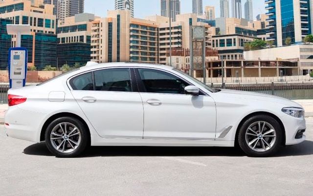 BMW 520i - image 2