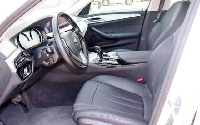 BMW 520i - image 4