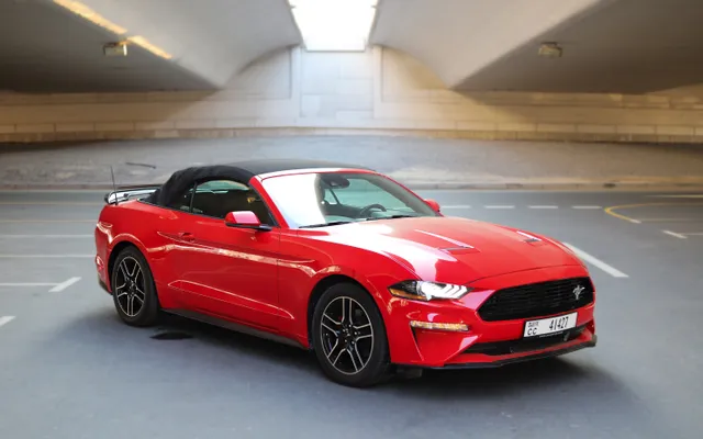 Ford Mustang - image 4