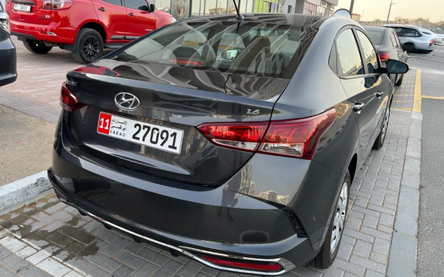Hyundai Accent - image 4