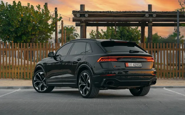 AUDI RS Q8 - image 4