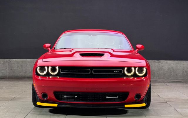 Dodge Challenger - image 3