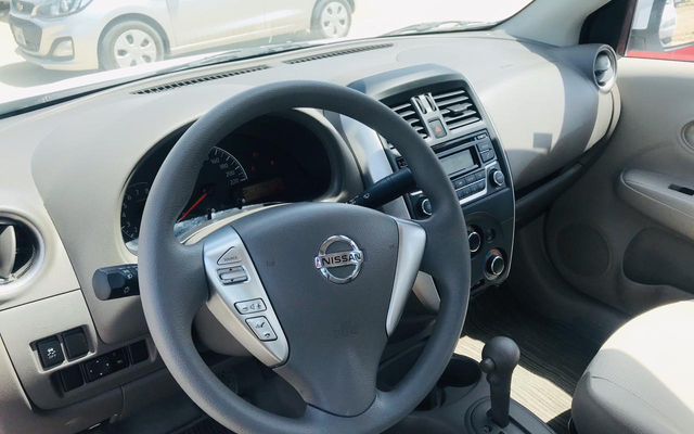 Nissan Sunny - image 4