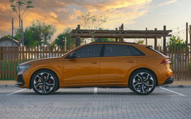 AUDI RS Q8 - image 2