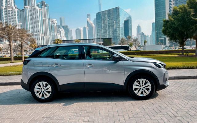 PEUGEOT 3008 - image 3