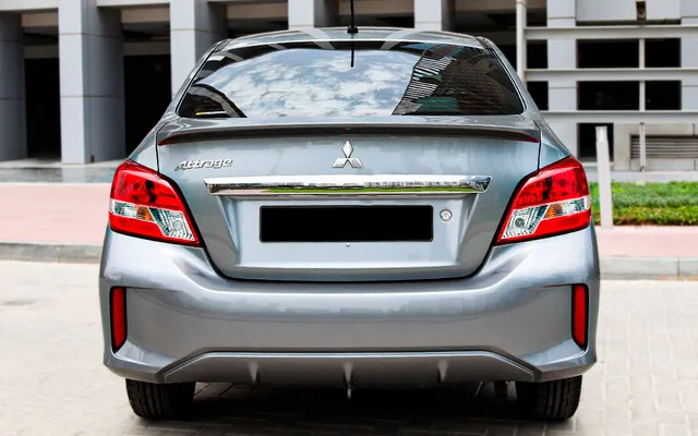 MITSUBISHI Attrage - image 4
