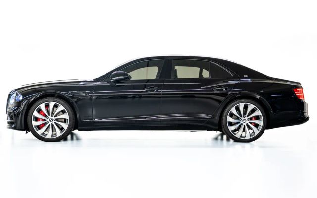 Bentley Flying Spur - image 3