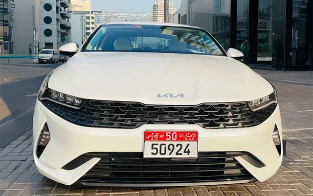 Kia K5 - image 2