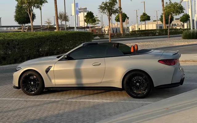 BMW M4 Competition Convertible - image 2