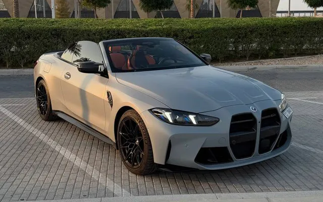 BMW M4 Competition Convertible - image 4